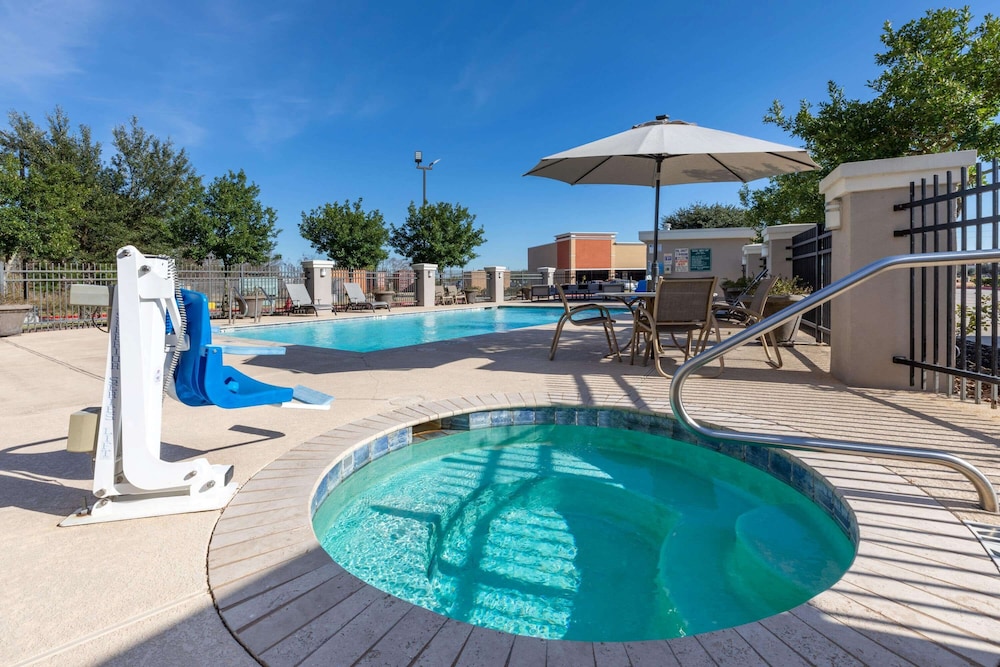 la quinta inn and suites by wyndham houston nw beltway8 westrd