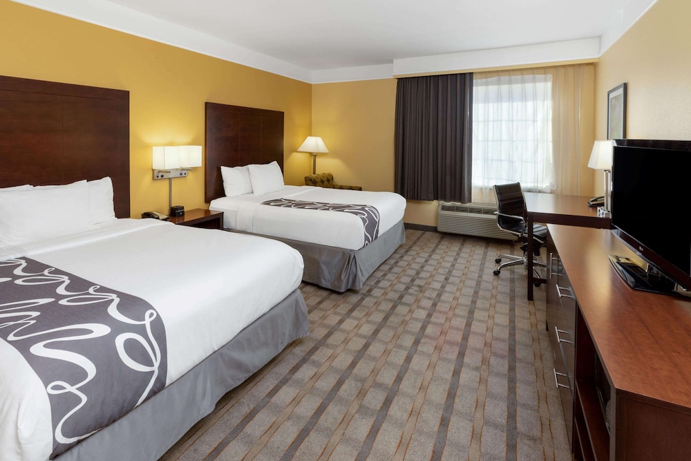 la quinta inn and suites by wyndham houston nw beltway8 westrd