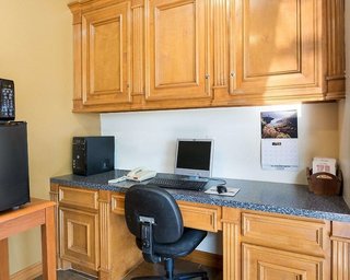 rodeway inn and suites humble tx