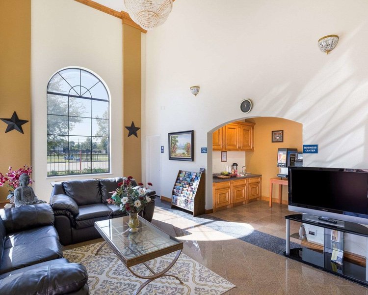 rodeway inn and suites humble tx