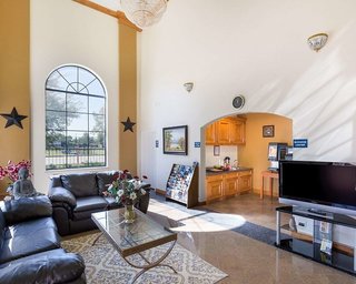 rodeway inn and suites humble tx