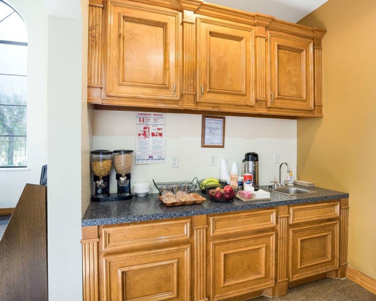 rodeway inn and suites humble tx