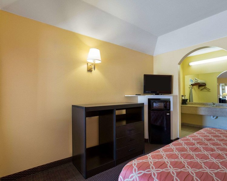 rodeway inn and suites humble tx