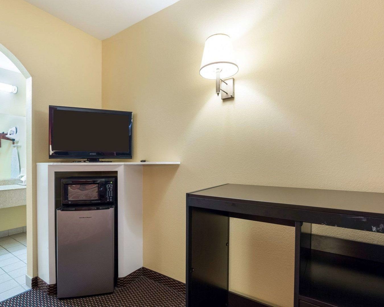 rodeway inn and suites humble tx