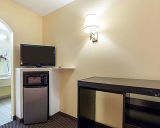 rodeway inn and suites humble tx
