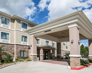 Rest Well Inn & Suites,222 Airtex Boulevard,3 star