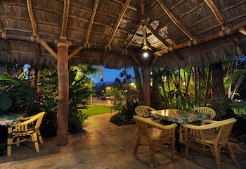 the mauian boutique beach studios on napili bay