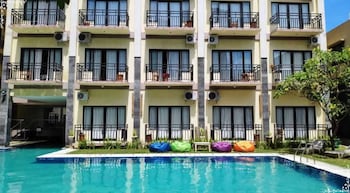 the aromas of bali hotel and residence