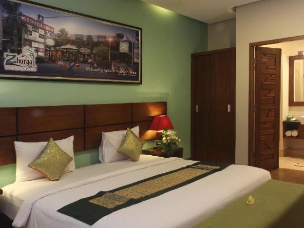 the green zhurga suites