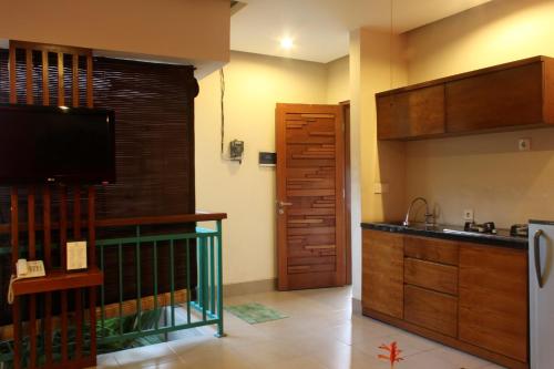 the green zhurga suites