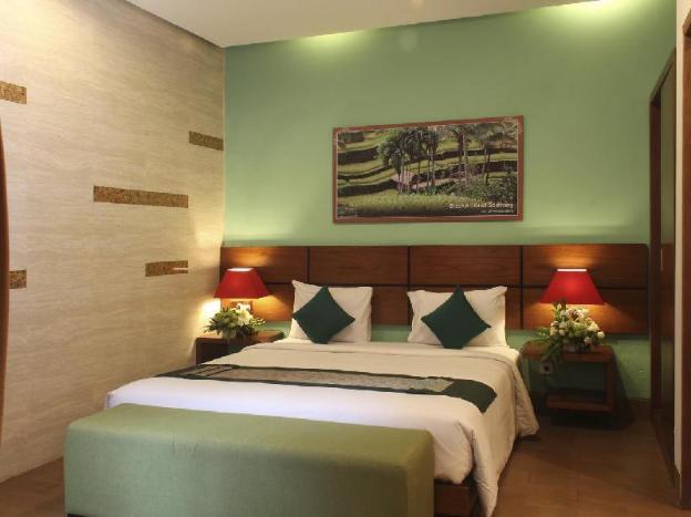 the green zhurga suites