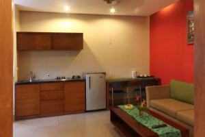 the green zhurga suites