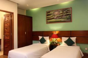 the green zhurga suites