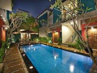 the green zhurga suites