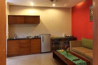 the green zhurga suites