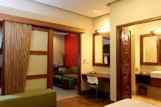 the green zhurga suites