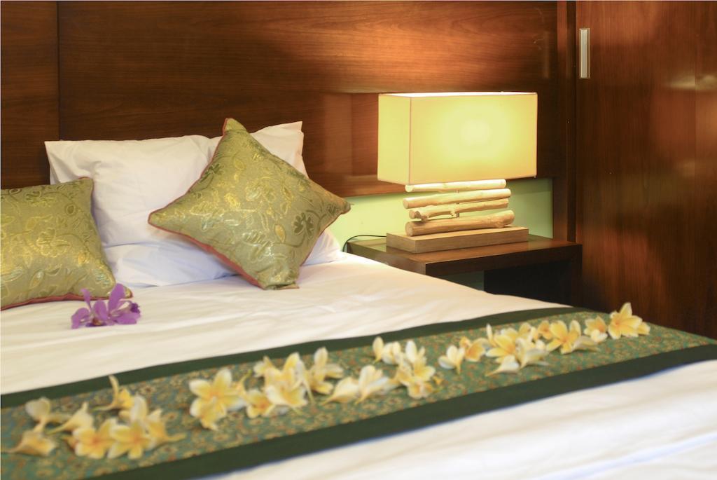 the green zhurga suites