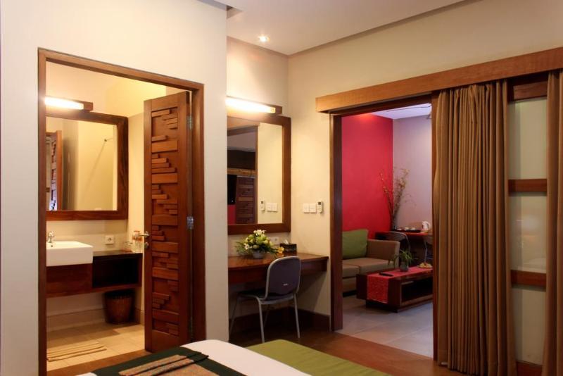 the green zhurga suites