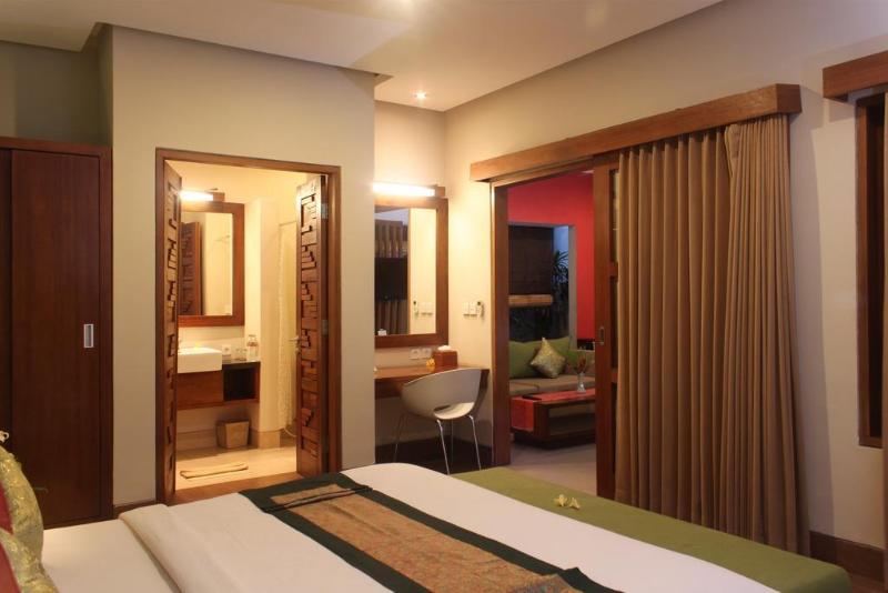 the green zhurga suites
