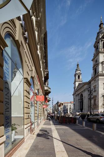 hotel central basilica