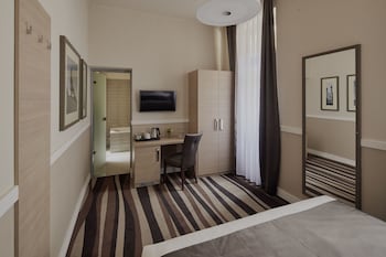 hotel central basilica