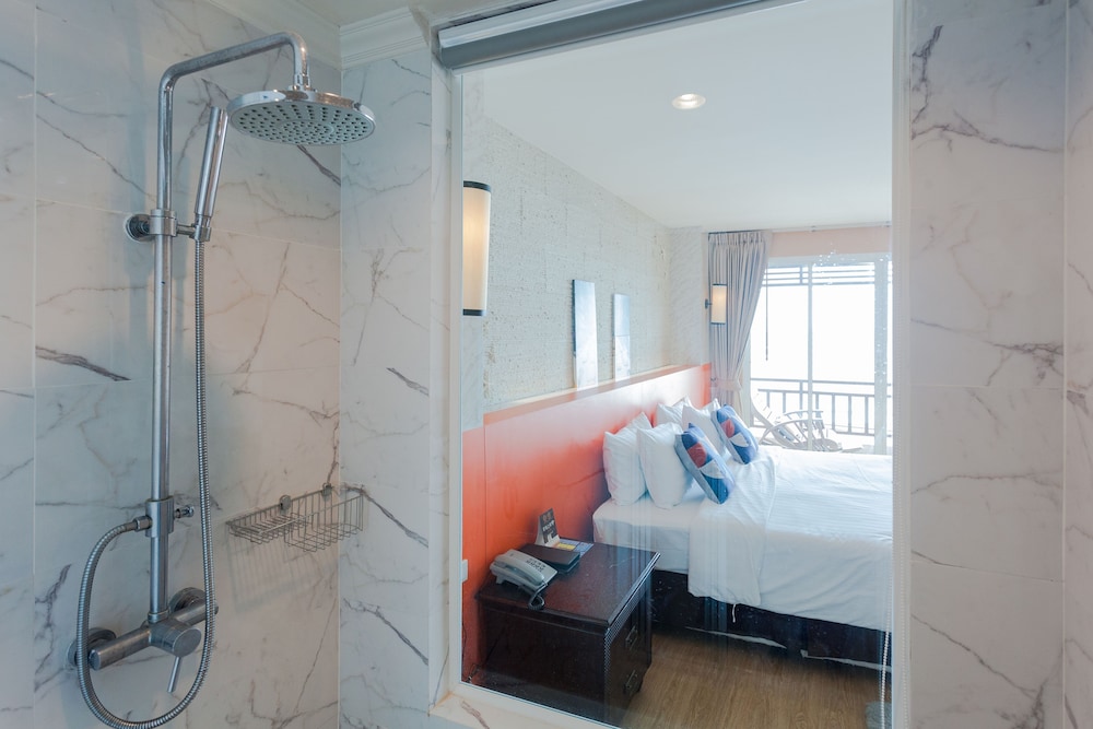 seaside jomtien beach