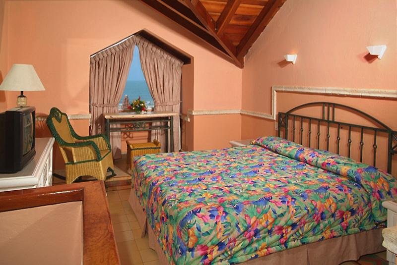 hotel las americas torre del mar