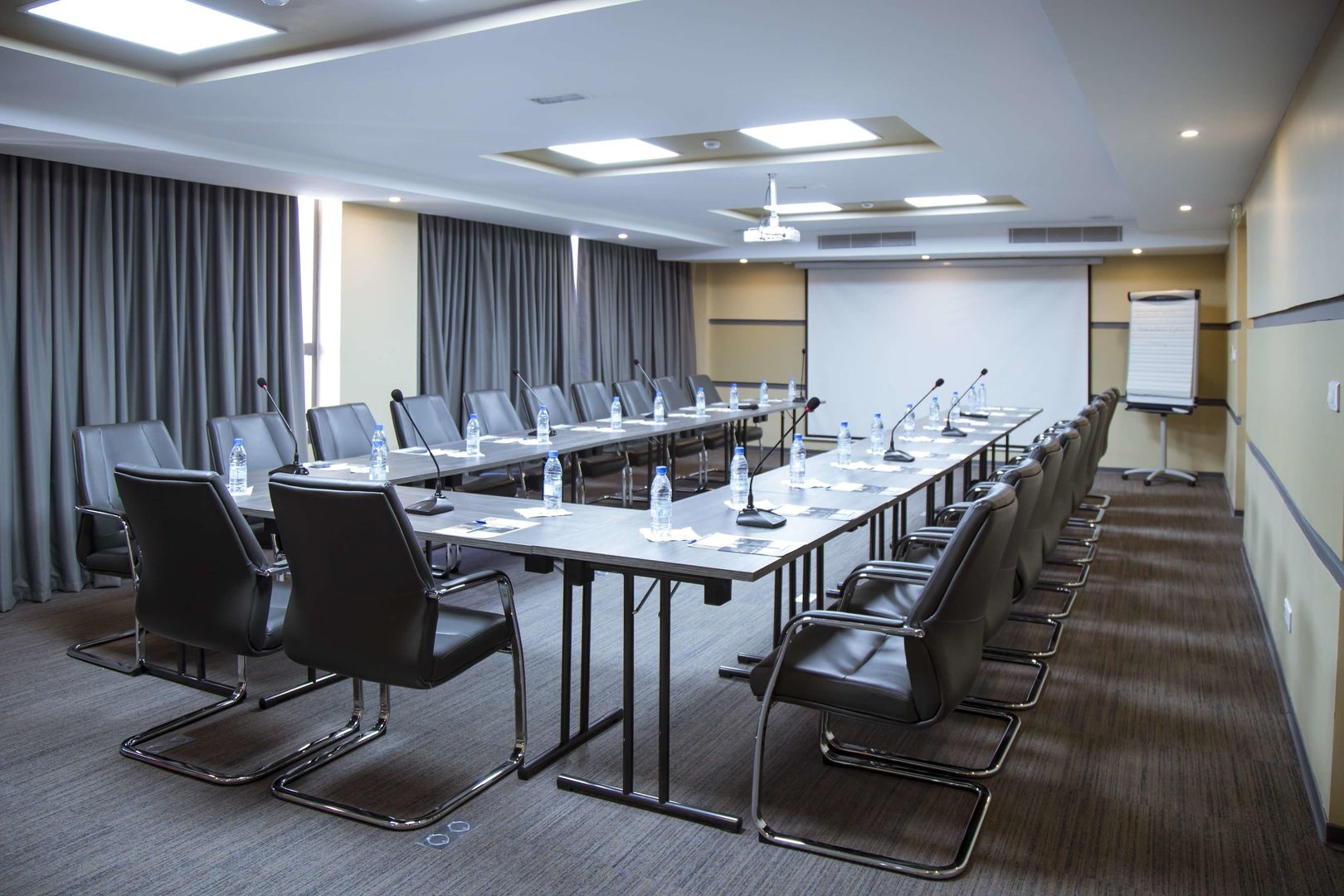 le ndiambour hotel et residence