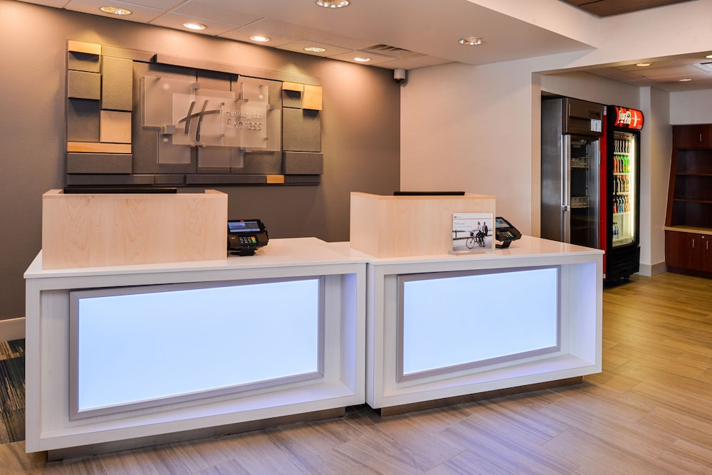 holiday inn express hotel and suites urbana champaign by ihg