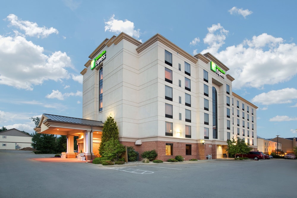 holiday inn express and suites bloomington by ihg