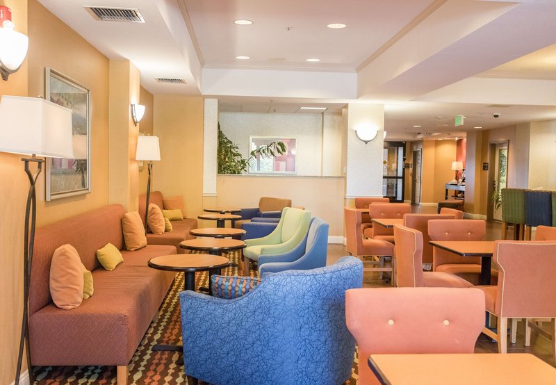hampton inn and suites lathrop