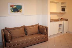 vitoria hotel residence newport