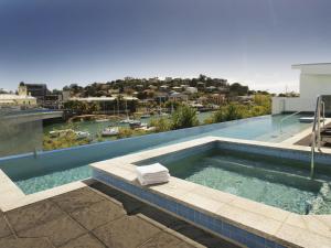 Oaks Townsville Gateway Suites,Pallarenda>>Cairns,4 star