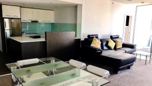 Oaks Townsville Gateway Suites,Pallarenda>>Cairns,4 star