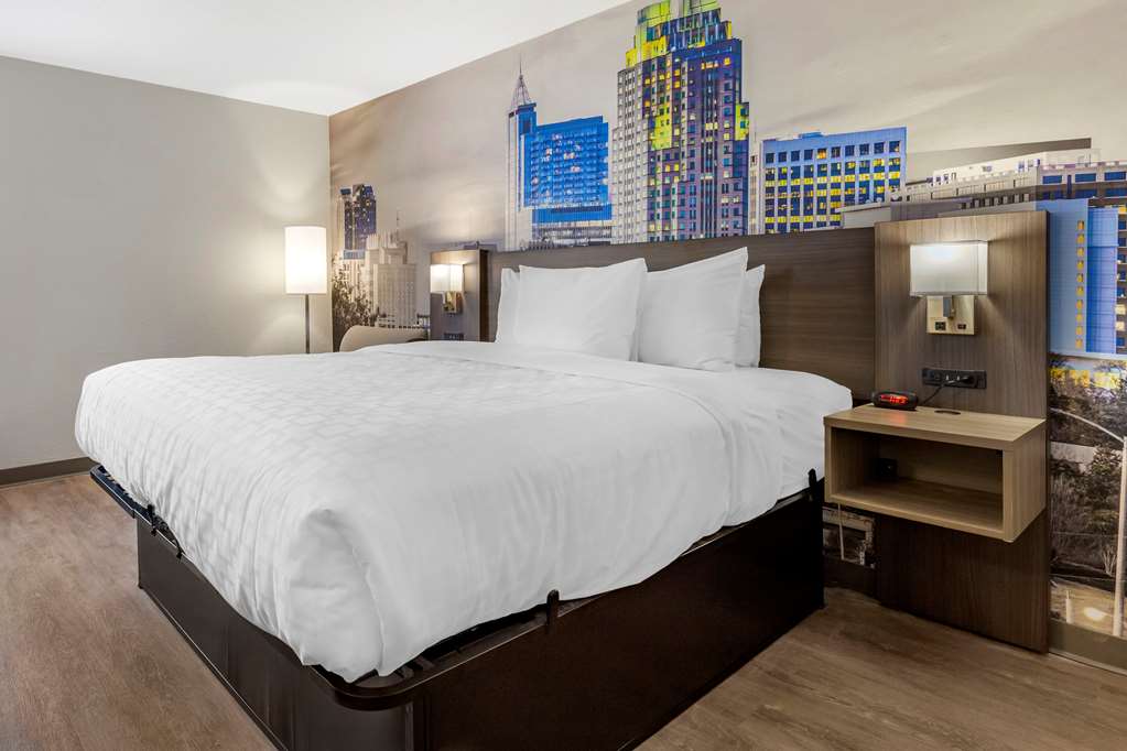 clarion pointe raleigh midtown