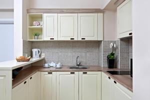 white rock castle suite hotel and spa