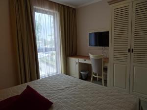 white rock castle suite hotel and spa