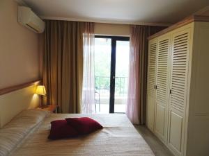 white rock castle suite hotel and spa