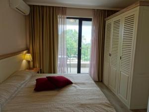 white rock castle suite hotel and spa