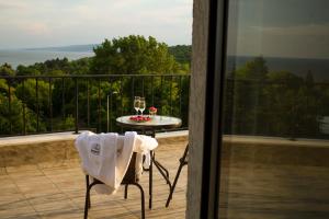 white rock castle suite hotel and spa