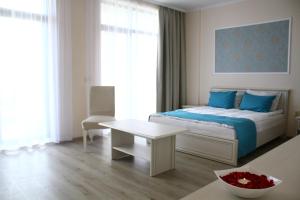 white rock castle suite hotel and spa