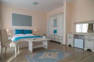 white rock castle suite hotel and spa