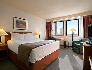 Ramada Plaza By Wyndham Regina Downtown,Regina>>Emerald Park,3 star