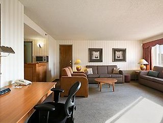 Ramada Plaza By Wyndham Regina Downtown,Regina>>Emerald Park,3 star