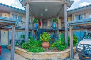 The Stirling Motel,Capricorn Caves>>Capricorn,4 star