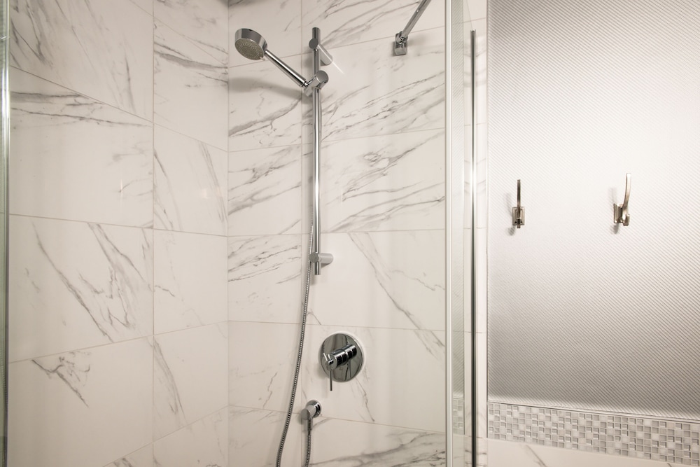 le chabrol hotel and suites