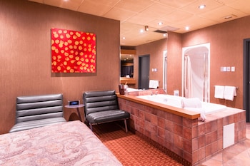 le chabrol hotel and suites