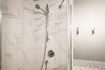 le chabrol hotel and suites