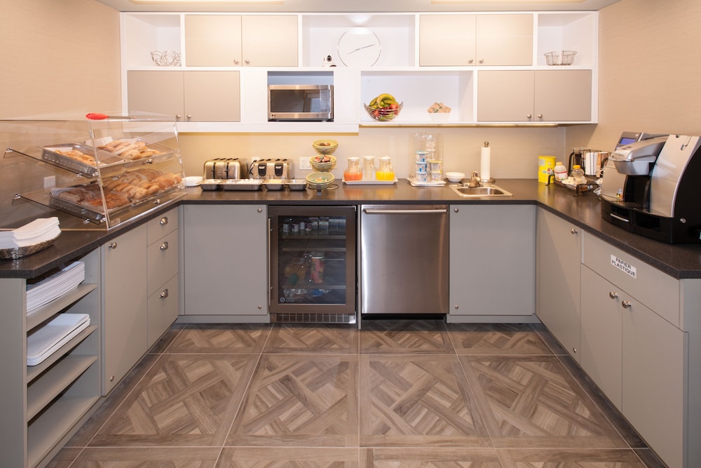 le chabrol hotel and suites