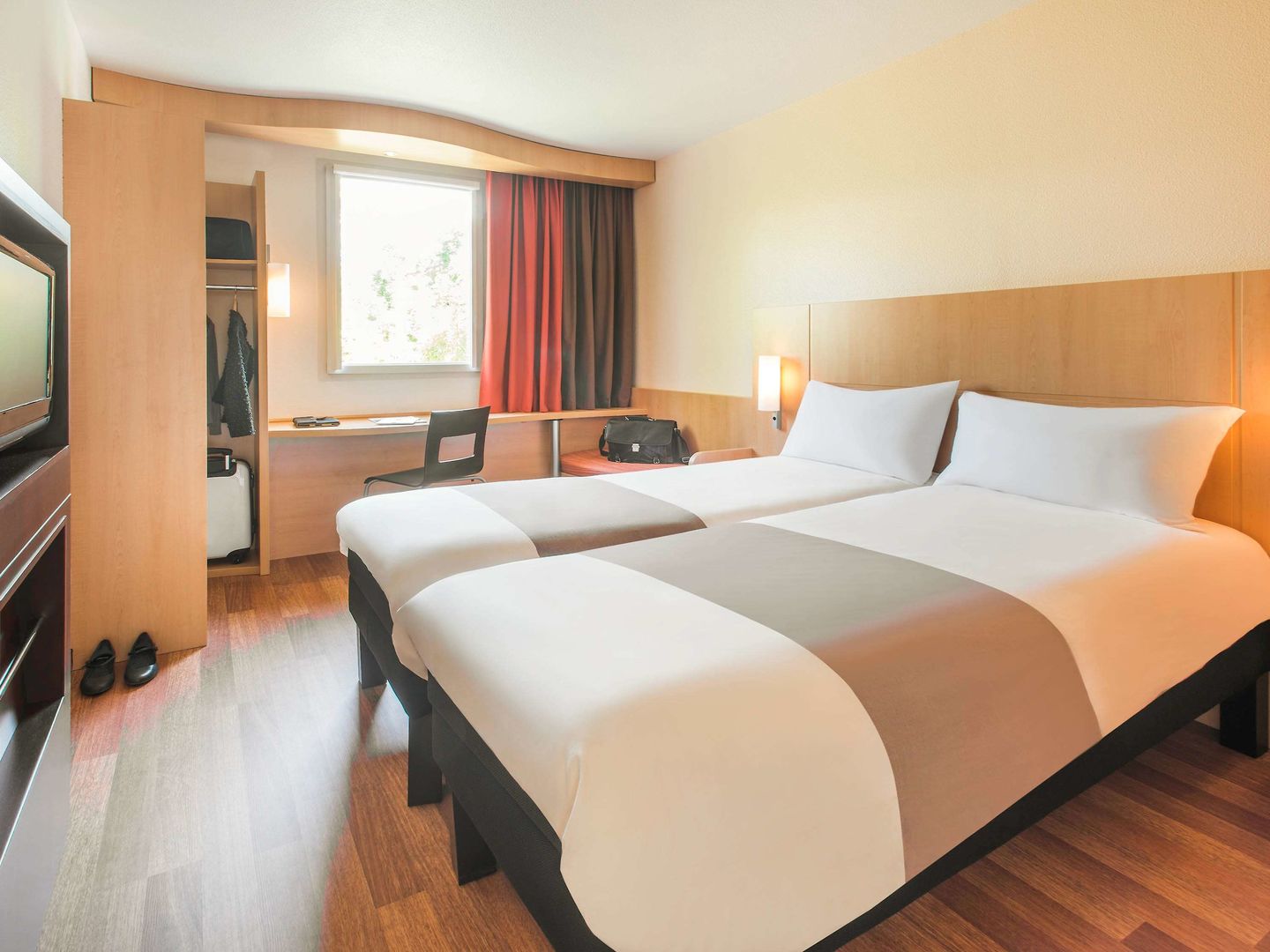 bandb hotel les sables dolonne centre gare